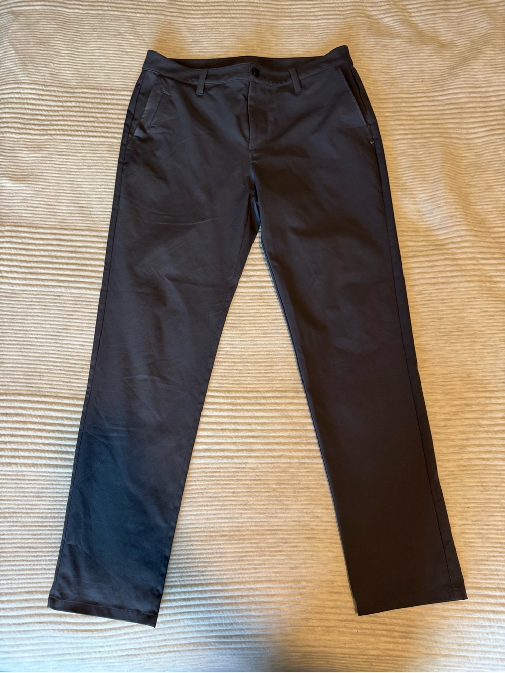 Vuori Men's Charcoal, dark gray, Chinos 33